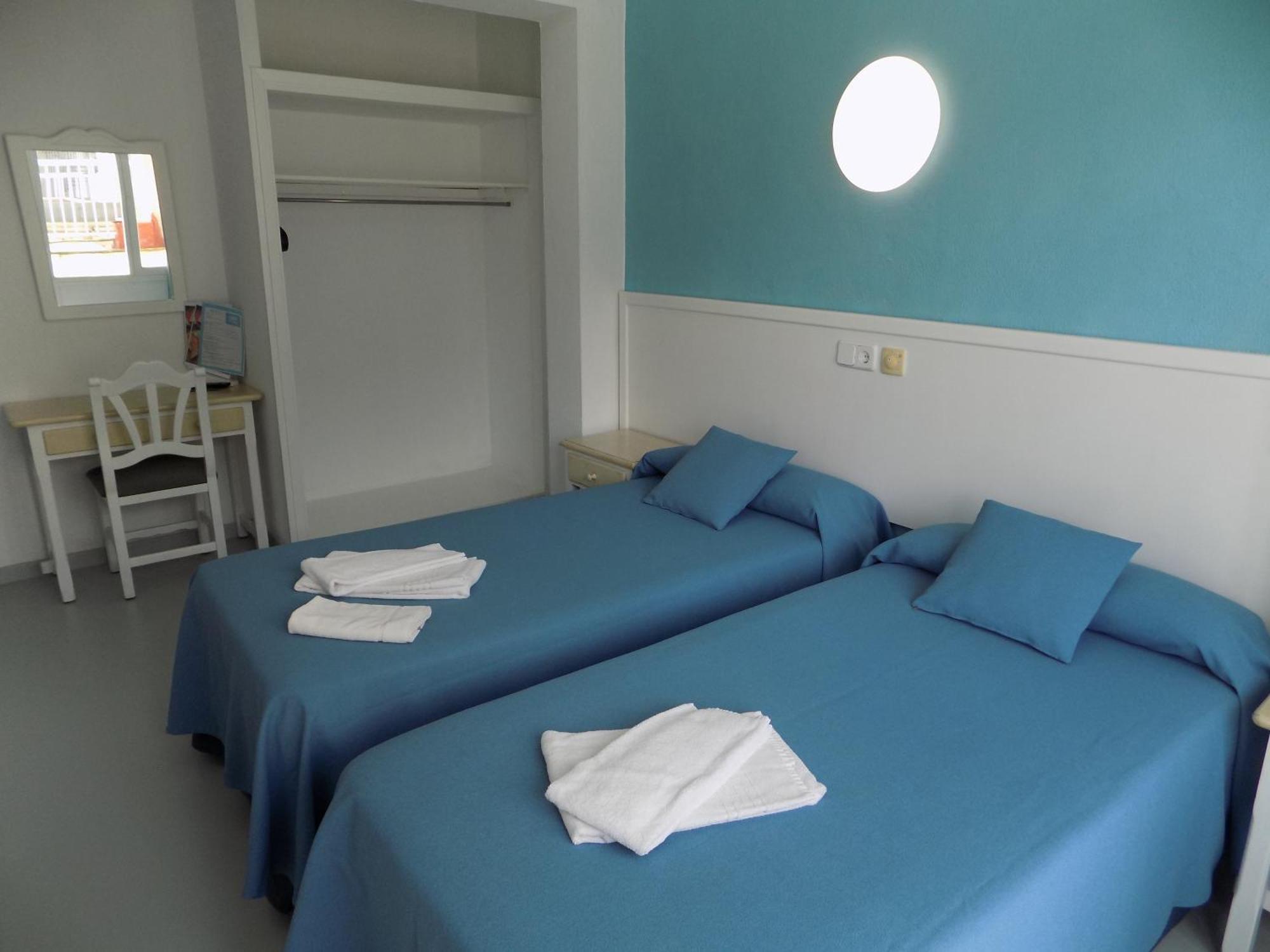Hostal Villa Maruja El Arenal  Room photo