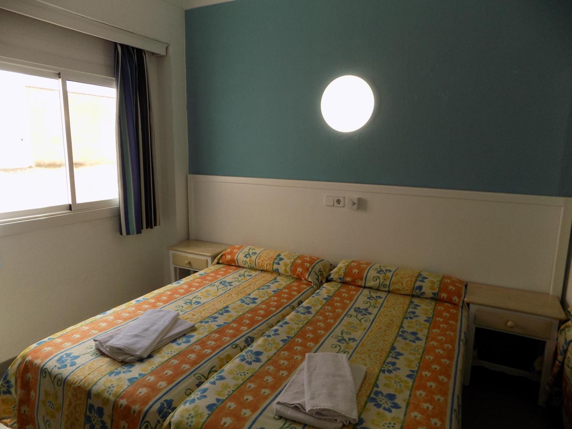 Hostal Villa Maruja El Arenal  Room photo