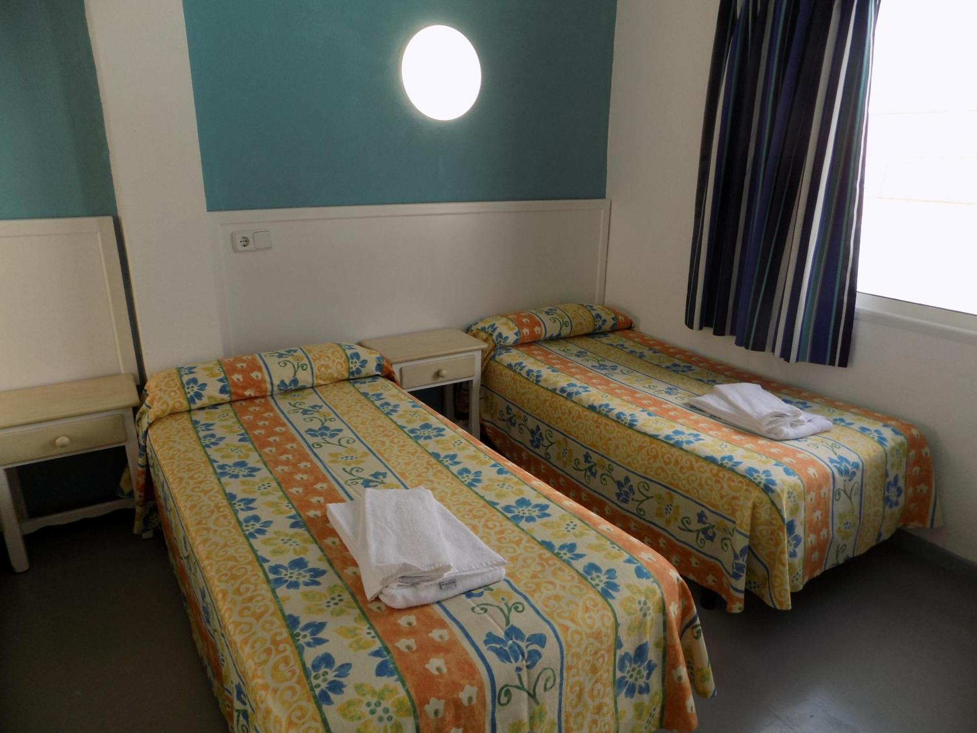 Hostal Villa Maruja El Arenal  Room photo