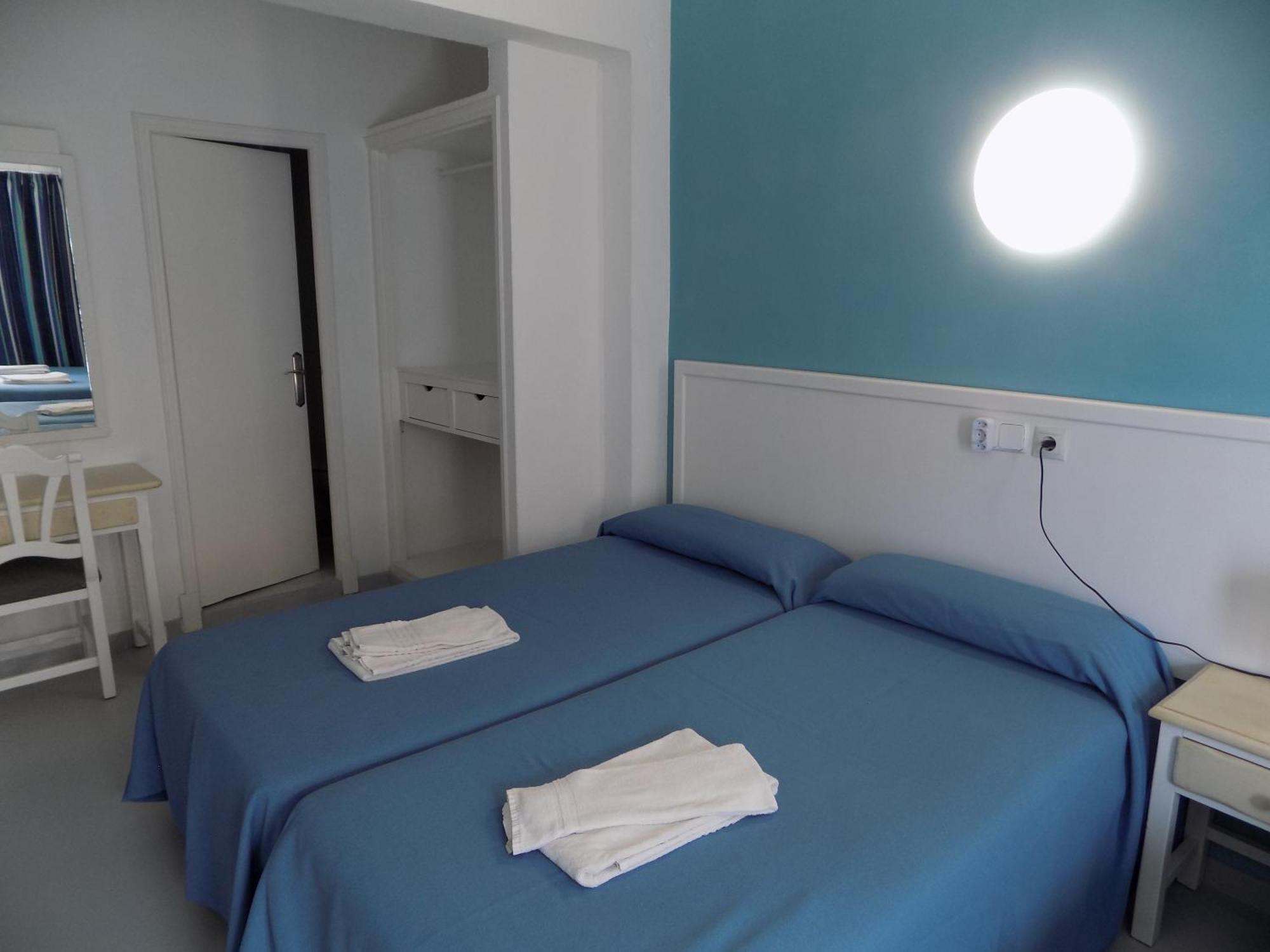 Hostal Villa Maruja El Arenal  Room photo
