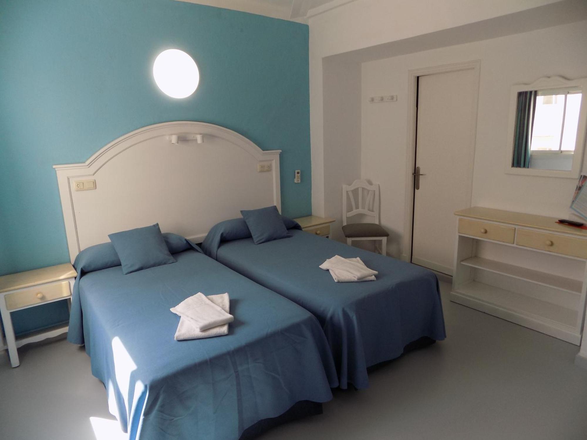 Hostal Villa Maruja El Arenal  Room photo